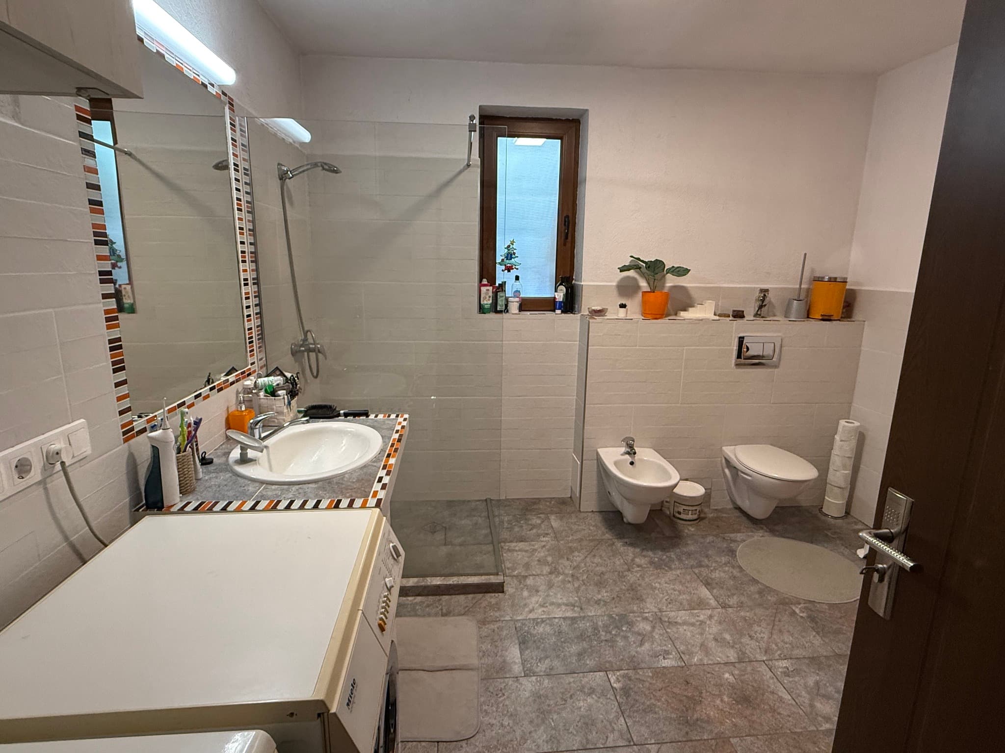 ELADÓ ház a Szászoktáborában – 2. bélyegkép